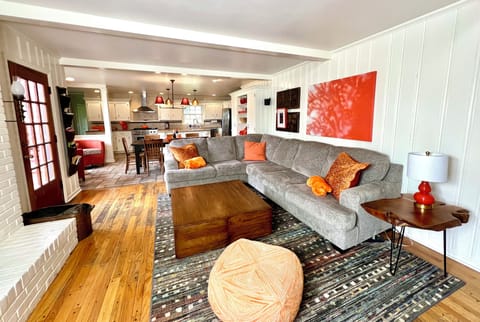 KITCHEN/GREAT ROOM: table seats 12 with leaves, SMART TV, bluetooth speakers