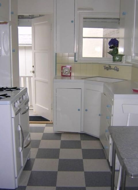 Restored Vintage Kitchen With Wedgewood Stove
