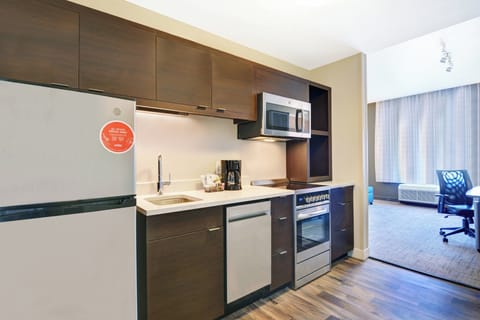 Desk, iron/ironing board, free cribs/infant beds, free rollaway beds