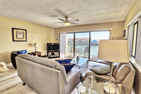 Land's End 3-206 Bay Front - Premier