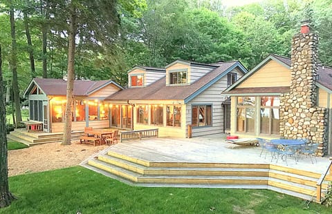 Sprawling Lake Michigan cottage