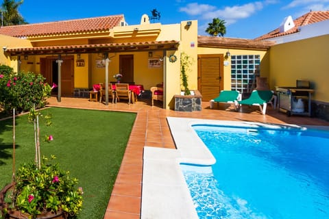 Frontal view with 2 of our 6 loungers in position