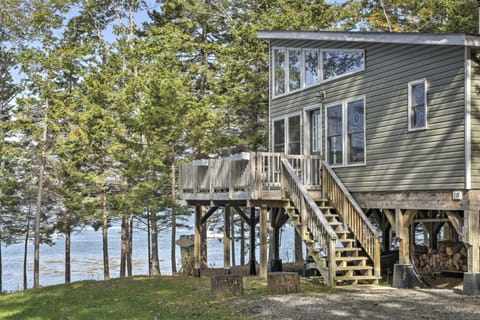 Cabin, exterior