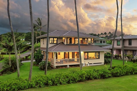 LEI HALIA SUNRISE SHOT