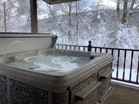 soaking & relaxation after skiing & sledding - Spa Robes & slippers are provided