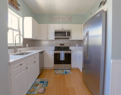 Quartz Counter tops in kitchen. 