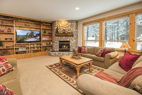 Beautiful Great Room / River Rock Fireplace /  Comfortable Lodge Furniture