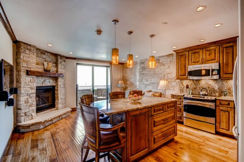 Living area with center island for dining