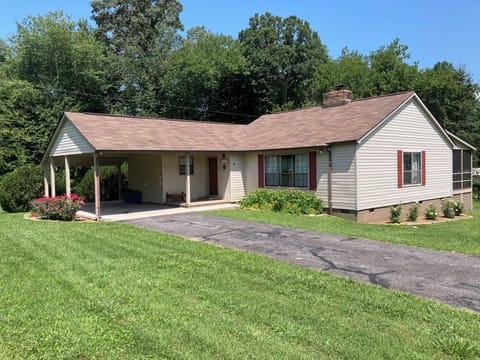 A renovated family home that will sleep six. Spacious carport for your vehicles.