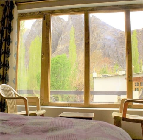Rollaway beds (surcharge), WiFi (free), bed sheets