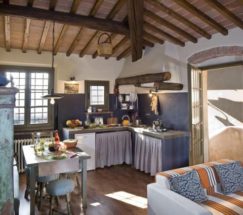 Apartment, 3 Bedrooms, Fireplace, Tower | Private kitchen | Oven, stovetop, coffee/tea maker