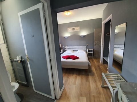 Superior Double Room | Individually decorated, individually furnished, desk, blackout drapes