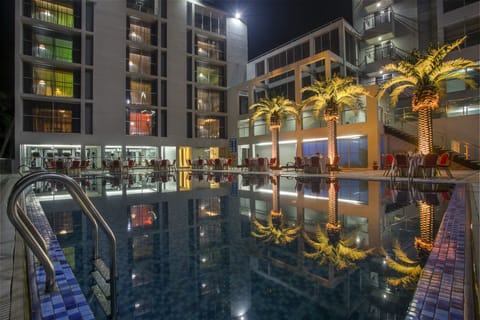 2 outdoor pools, open 8:00 AM to 8:00 PM, sun loungers