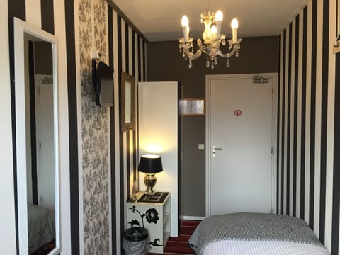 Single Room, Terrace, Garden View | In-room safe, desk, soundproofing, free WiFi