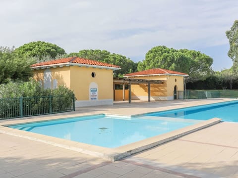 Swimming Pool, Property, House, Building, Real Estate, Villa, Home, Leisure, Vacation, Estate