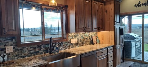 Kitchen and BBQ off of Kitchen