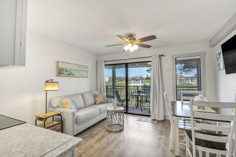 LivingRoom - Living and dining area are great for hanging out and enjoying a meal together.