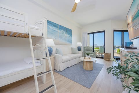 Phoenix East 2 2002, Orange Beach, Alabama, beach front, 1 bedroom condominium on the ground floor