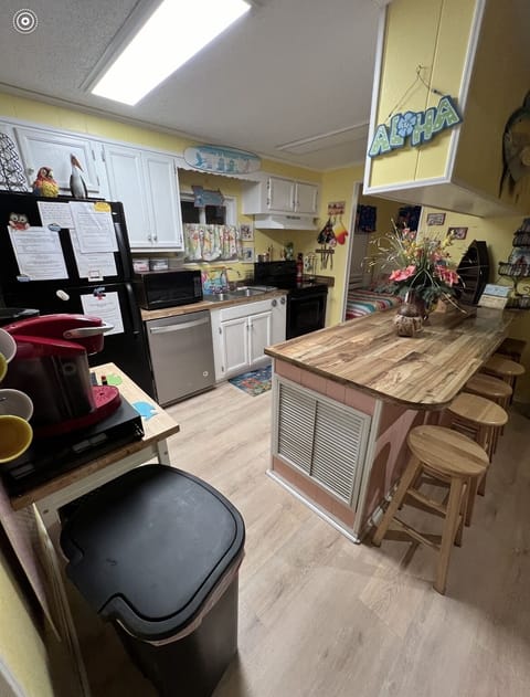Kitchen with bar and stools (no table) 