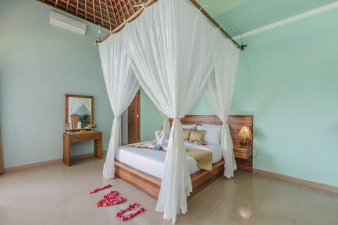 In-room safe, blackout drapes, soundproofing, free WiFi