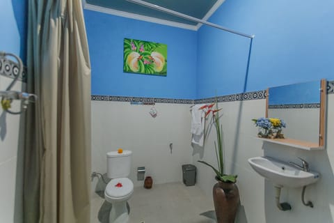 2 Bedrooms Villa with Rice & Pool View | Bathroom | Shower, free toiletries, towels