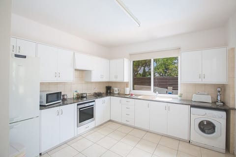 Fully Equipped, Modern Kitchen