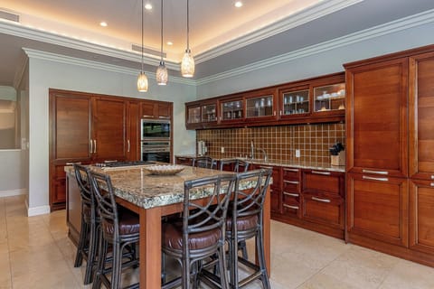 Beautiful kitchen to prepare your favorite meals away from home