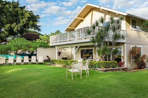 Welcome to The Palms! 4 bedroom 3 bath with 2 Lanais