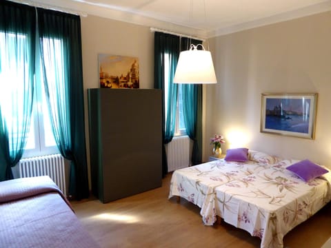 Triple bedroom (single beds can be combined on a double/twin as per request)
