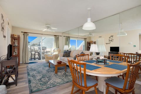 Living / Dining Area