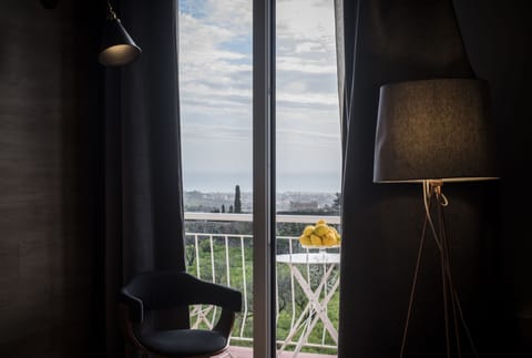 Design Suite (3) | Egyptian cotton sheets, premium bedding, down comforters, minibar