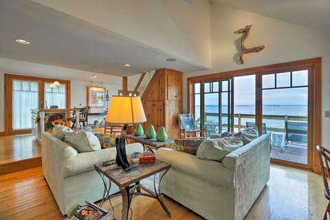 North Hero Vacation Rental | 2BR | 2BA | 1,500 Sq Ft | Stairs Required