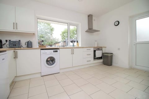 Well equipped kitchen