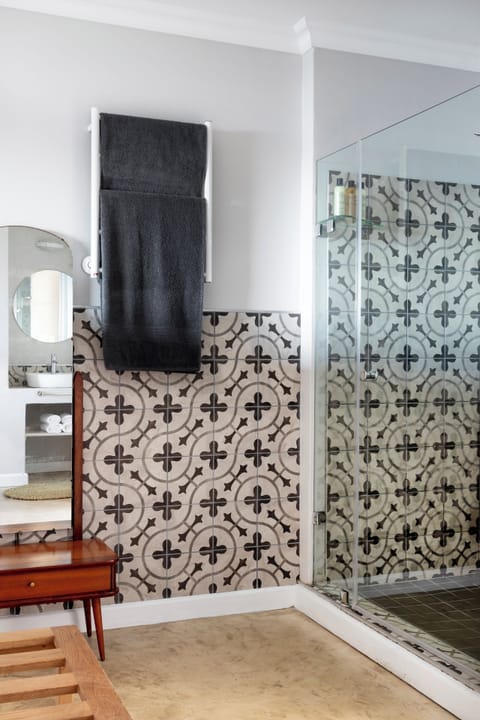 Deluxe Room, Sea View, Beachfront (Aqua Luxury Sea facing) | Bathroom | Free toiletries, hair dryer, bathrobes, towels