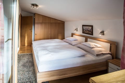 Standard Double Room | In-room safe, desk, soundproofing, free WiFi