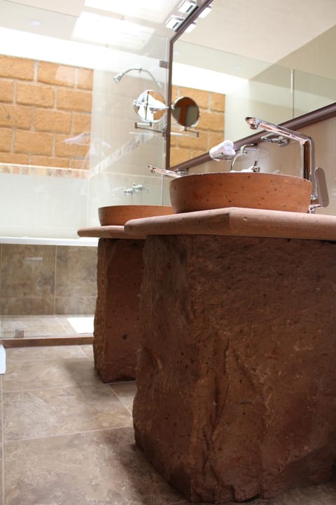 Elite Studio Suite, 1 King Bed, Accessible, Non Smoking | Egyptian cotton sheets, premium bedding, down comforters