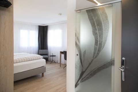 Business Double Room, Mountain View | Egyptian cotton sheets, premium bedding, minibar, in-room safe