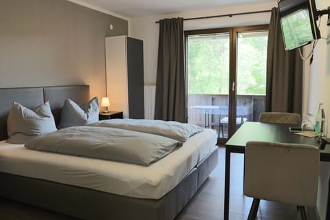 Basic Double Room, 1 Bedroom, Mountain View | Down comforters, free WiFi, bed sheets