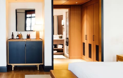 Frette Italian sheets, premium bedding, minibar, in-room safe