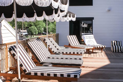 Seasonal outdoor pool, open 9:00 AM to 8:00 PM, cabanas (surcharge)