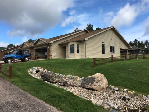 Very well maintained, you will not be disappointed with your choice to stay.