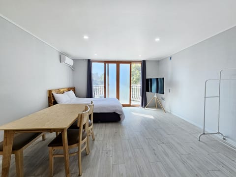 Room (40m²) | Free WiFi