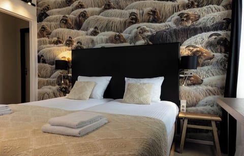 Double Room, Annex Building | Premium bedding, in-room safe, desk, blackout drapes