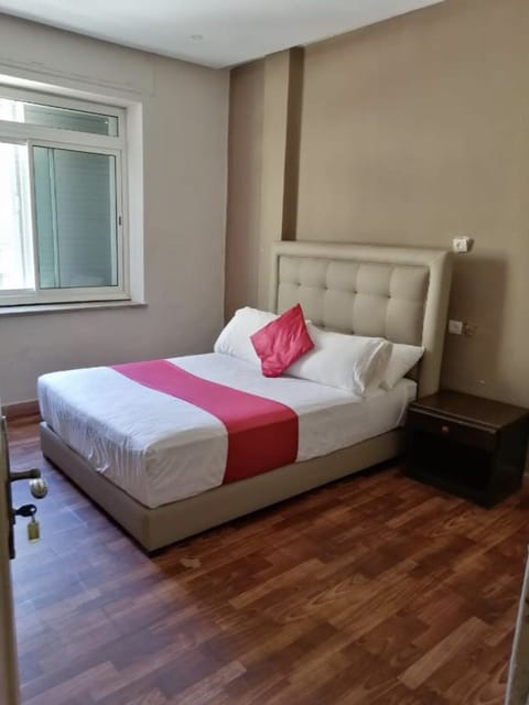 Desk, laptop workspace, free WiFi, bed sheets