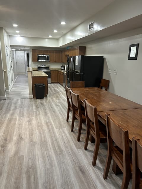 Main level dining area