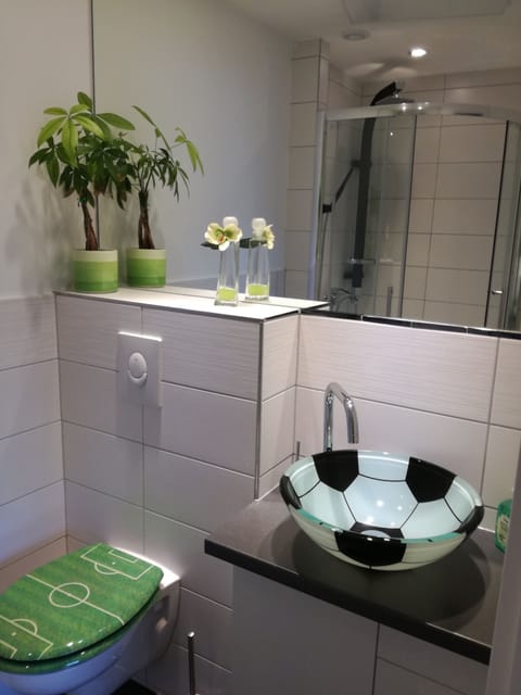 Comfort Double Room | Bathroom | Shower, hair dryer, towels, soap