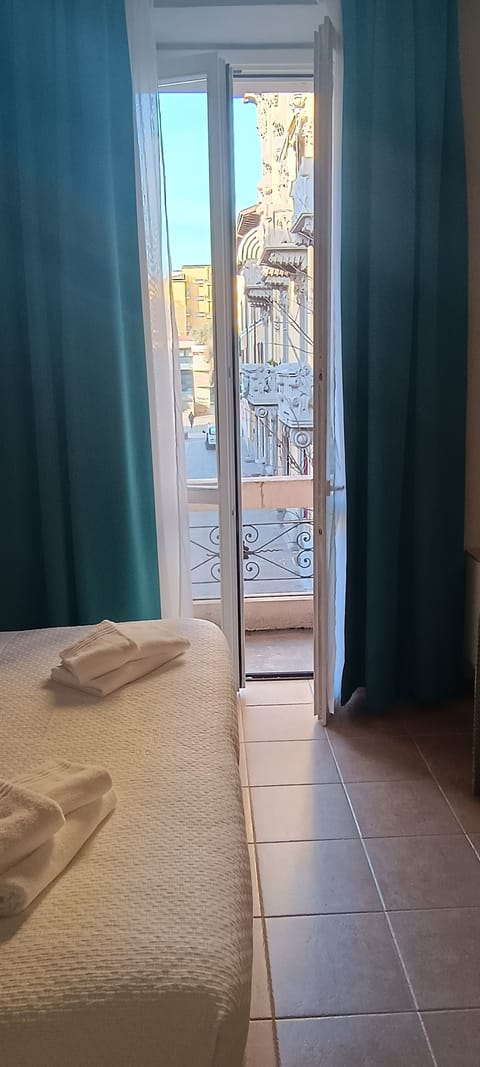 Comfort Triple Room | Frette Italian sheets, premium bedding, down comforters