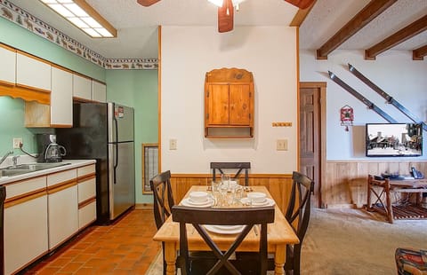 Mini kitchen and dining area