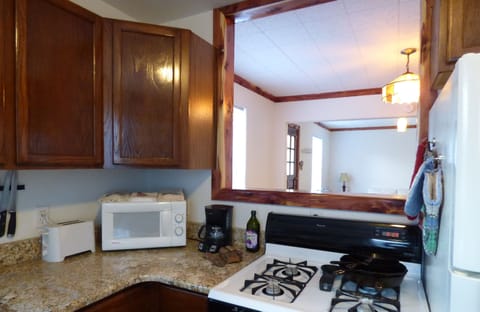 Gas Stove and Oven making cooking more enjoyable.