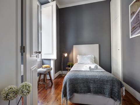 Standard Apartment, 3 Bedrooms | Individually decorated, individually furnished, desk, soundproofing